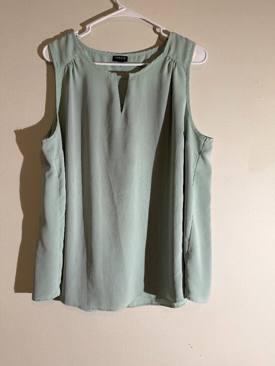 torrid Tops - Torrid Mint Green Georgette Sleeveless Blouse Keyhole Metal Bar Top | XL